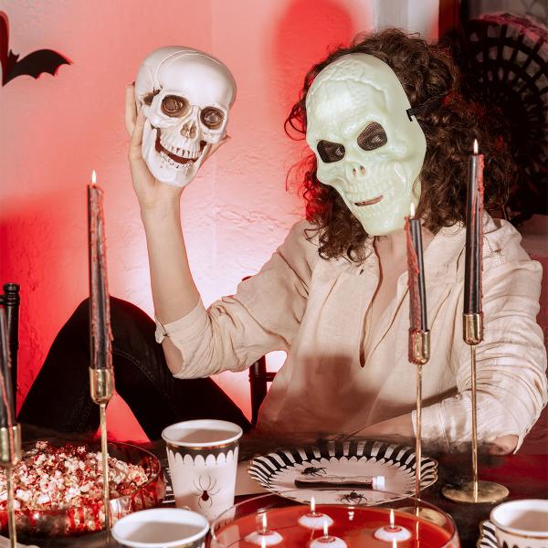 Itsevalaiseva Kallonaamio