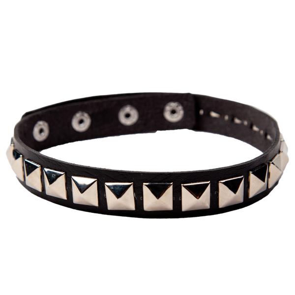 Choker-kaulakoru Pyramidiniiteillä