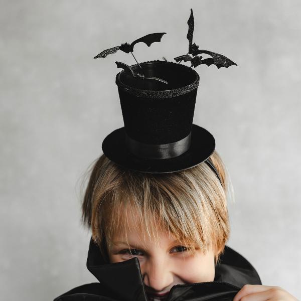 Panta Silinterihatulla ja Lepakoilla