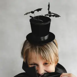 Panta Silinterihatulla ja Lepakoilla