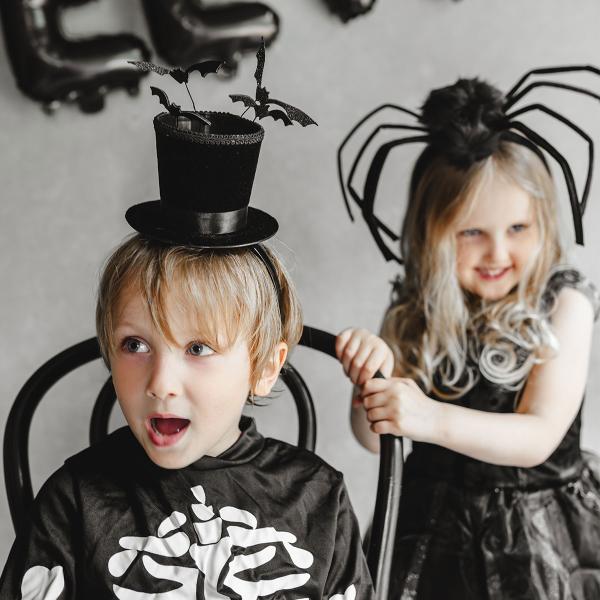 Panta Silinterihatulla ja Lepakoilla