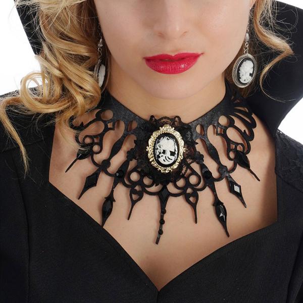 Goottilainen Choker Musta Rintakorulla