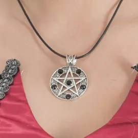 Pentagrammi Kaulakoru Jalokivillä
