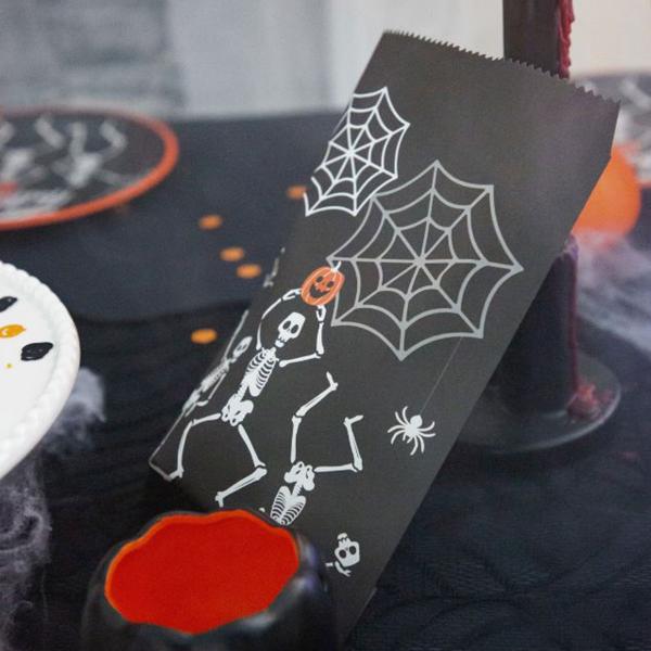 Karkkipussit Luuranko Halloween