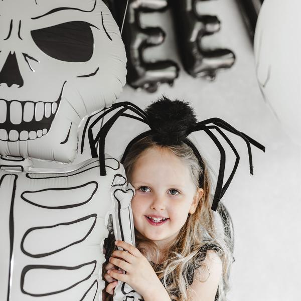 Panta Suurella Hämähäkillä Musta