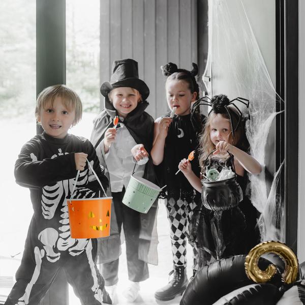 Panta Suurella Hämähäkillä Musta