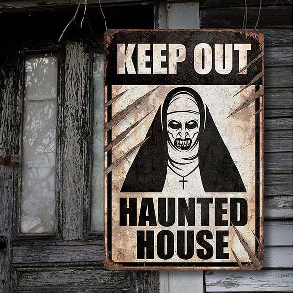Pelottava Nunna Halloween Kyltti