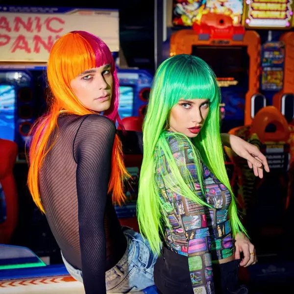 Downtown Diva Manic Panic Peruukki Candy Pop