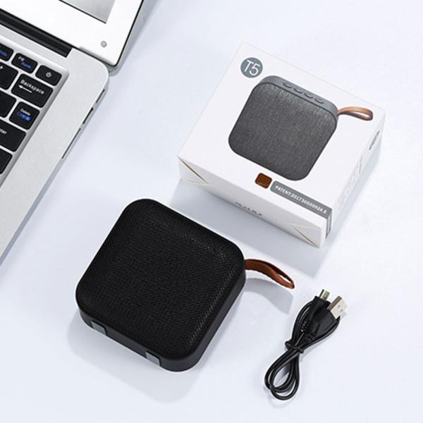 Neliskanttinen Bluetooth Kaiutin Punainen