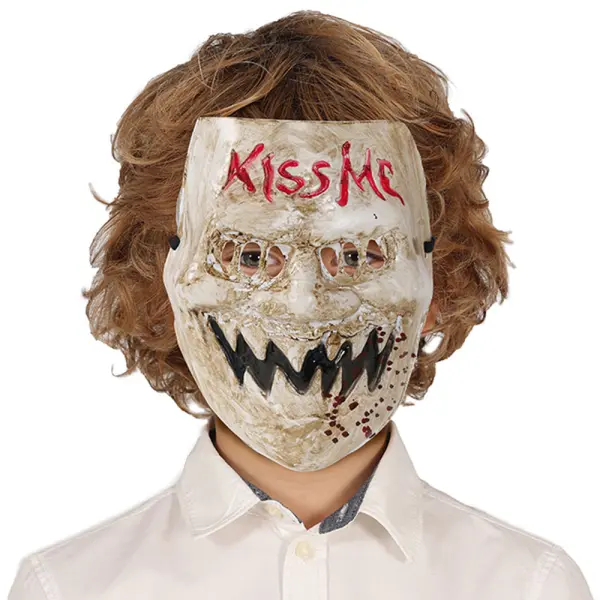 Kiss Me Pelottava Naamio