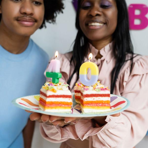 Numerokynttilä Stripetastic