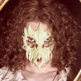 Pääkallo Itsevalaiseva Naamio