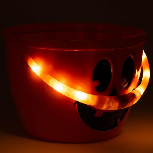Kurpitsaämpäri LED-valolla