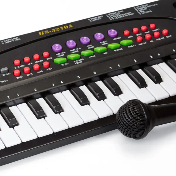 Leikkikeyboard ja Mikrofoni