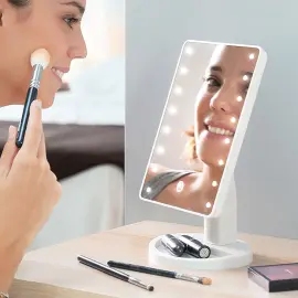 Peili LED-Valolla