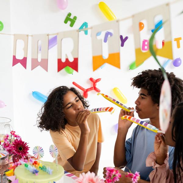 Lippuviirinauha Happy Birthday Puu 4 m