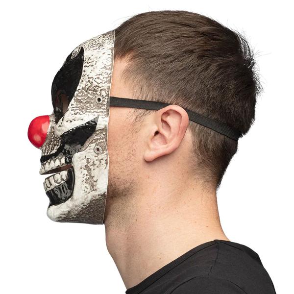 Pelottava Klovninaamio Liikkuvalla Leualla