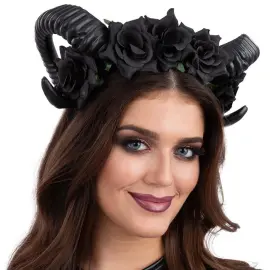 Panta Mustilla Sarvilla ja Ruusuilla