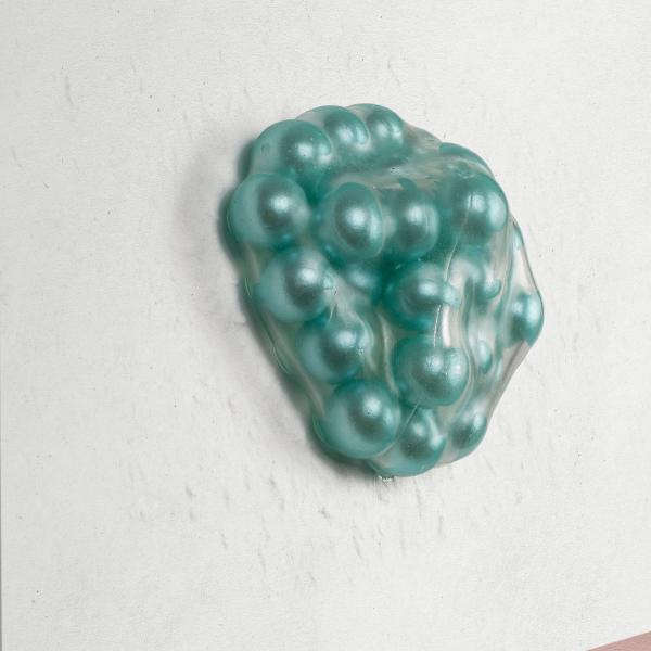 Sticky Squishy Stressipallo Helmillä